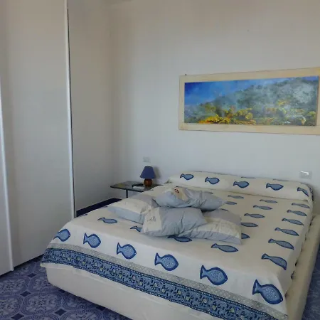 Sea View Apartment *